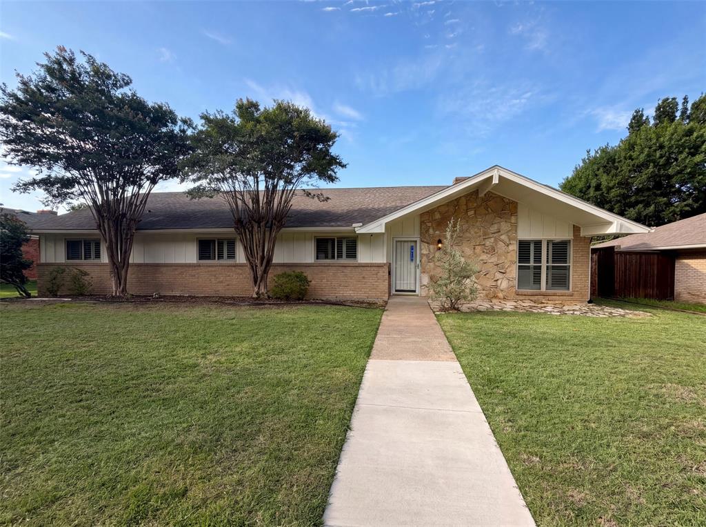 1618 Woodcrest Lane — photo
