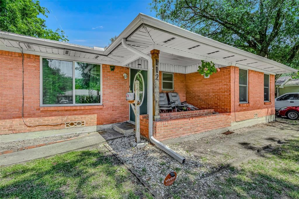 112 Oak Drive — photo