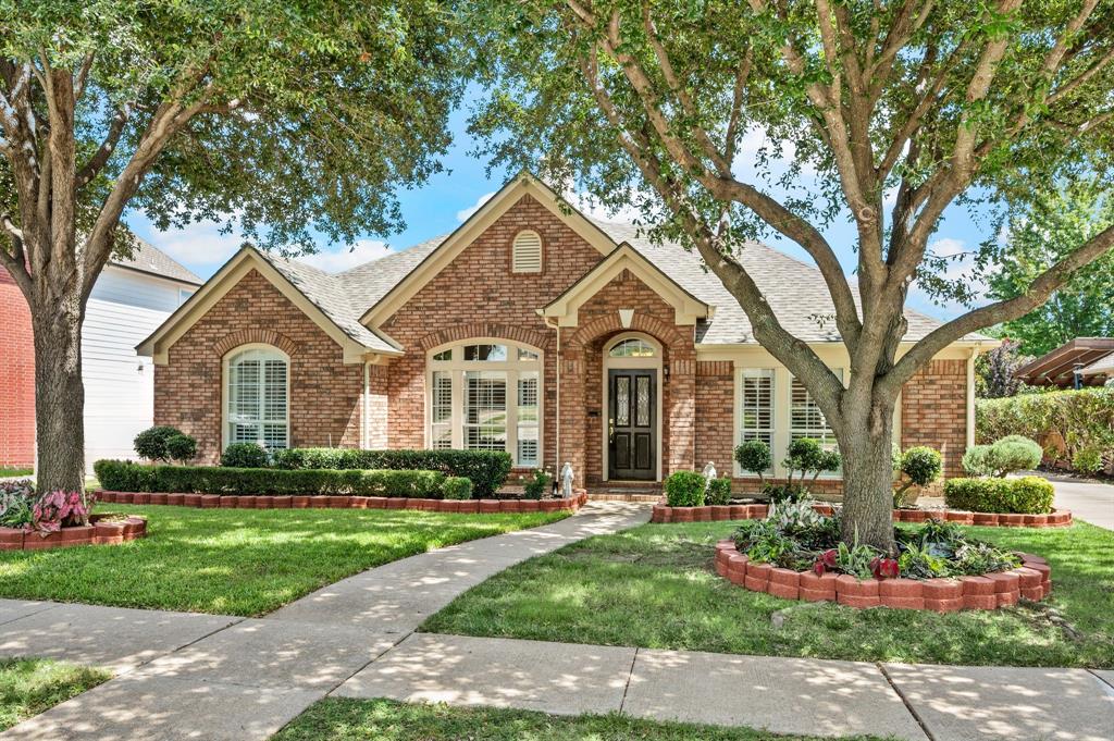 926 Creekbend Drive — photo