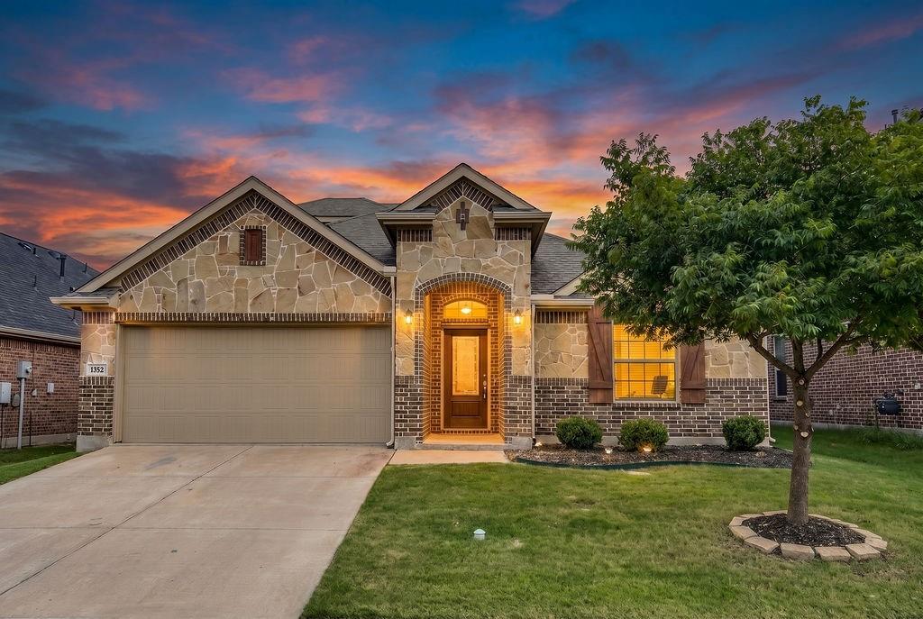 1352 Lake Grove Drive — photo