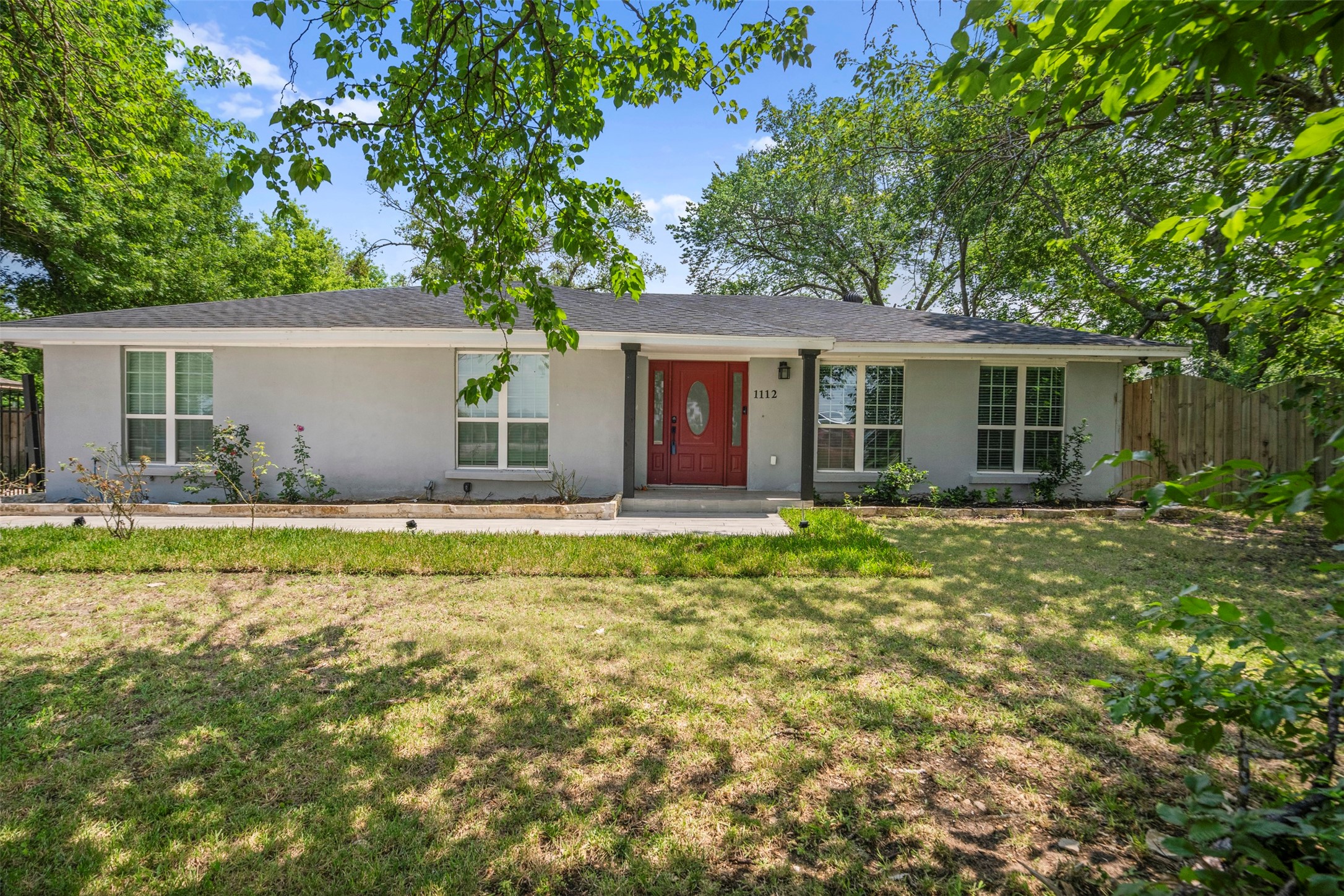 1112 W Pleasant Run Road — photo