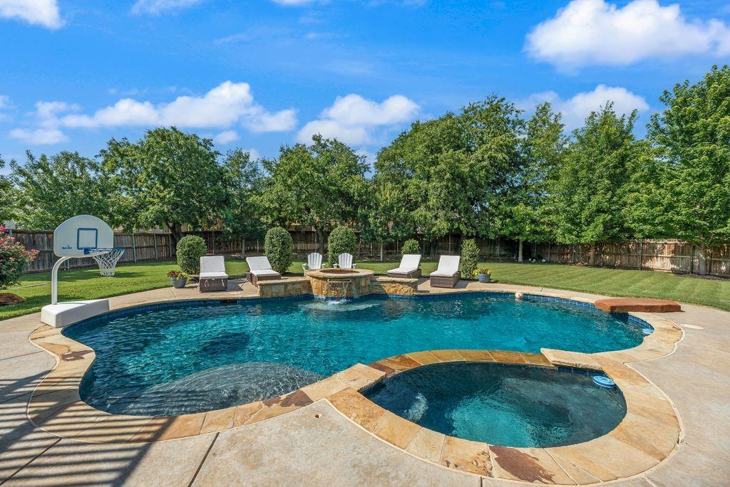812 Rose Court — photo