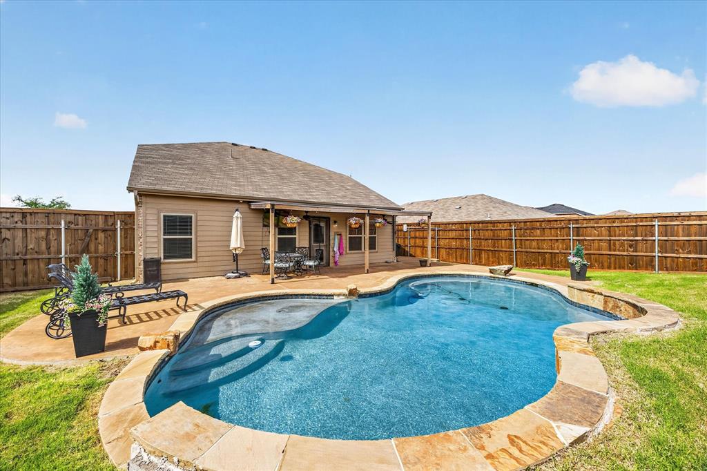 502 Azalea Drive — photo