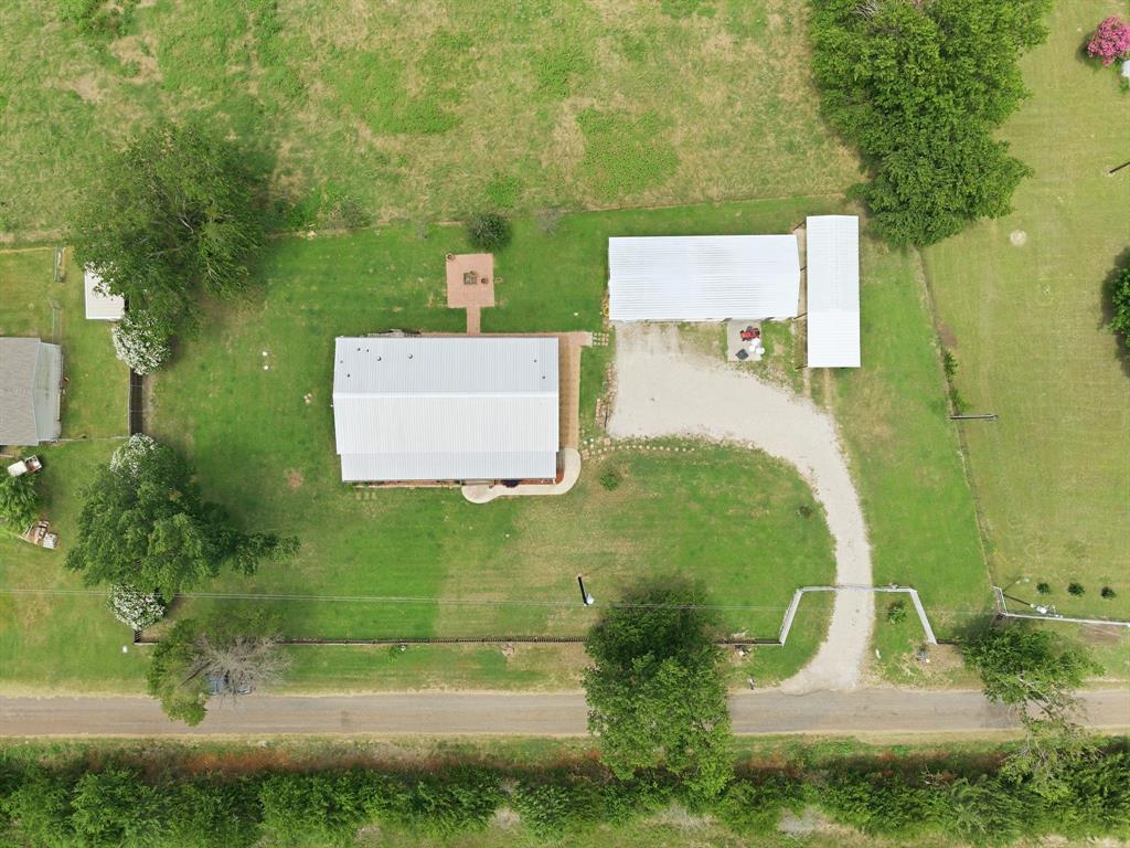 6101 Bluebird Lane — photo