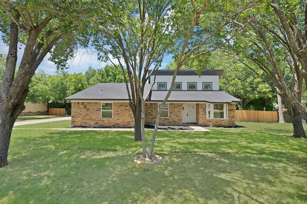 105 Oak Lane — photo