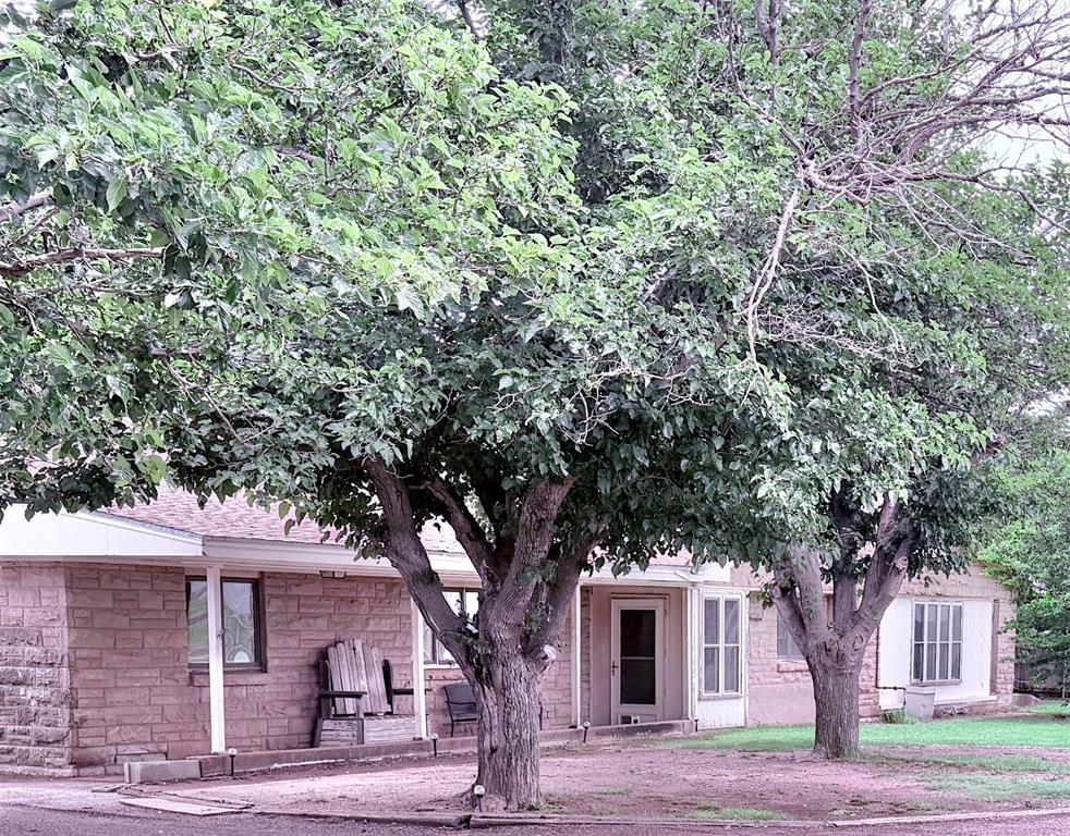 1809 Crowell Highway — photo