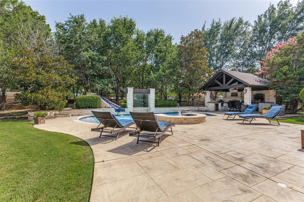 1612 Fair Oaks Drive — photo