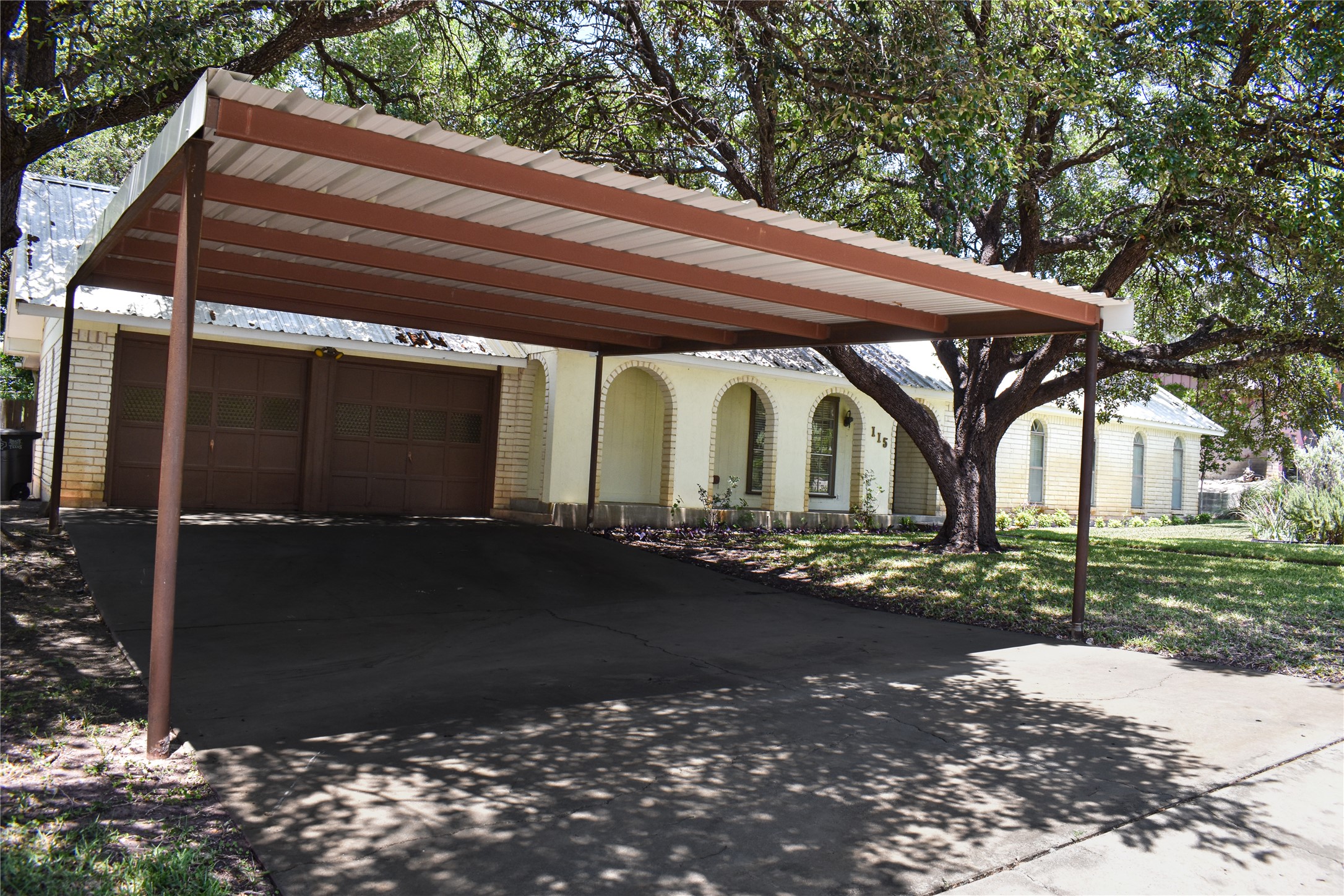 115 Parkview, Brady, TX 76825 — photo 3