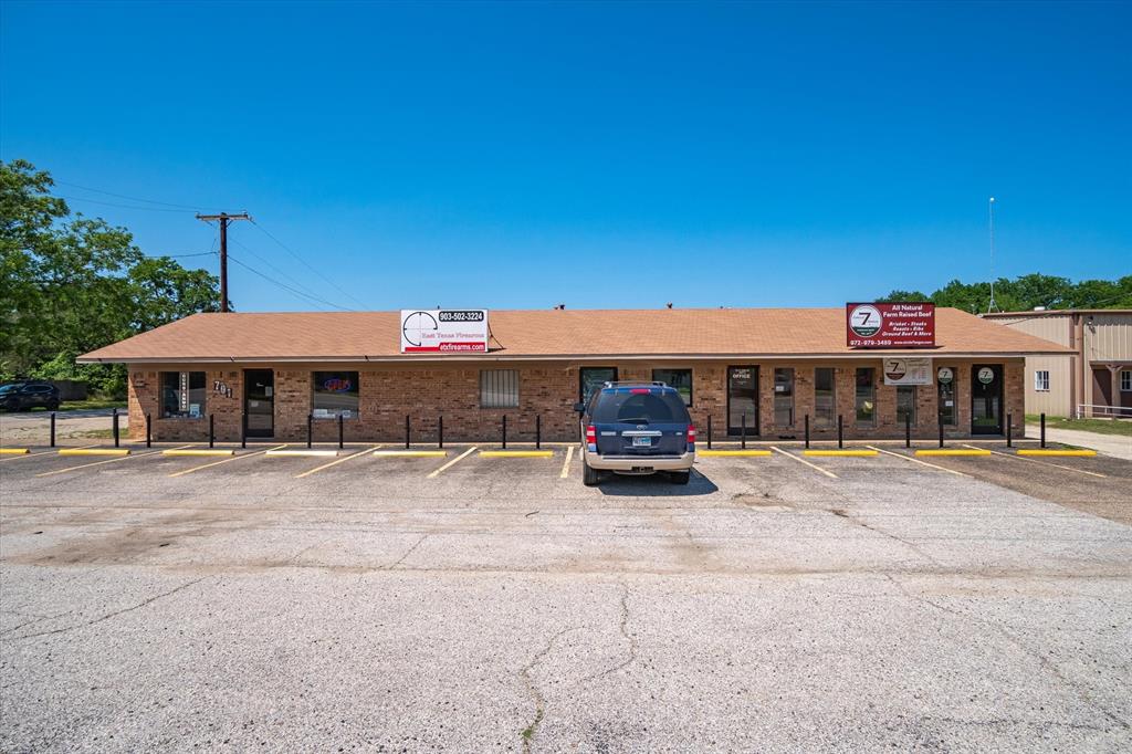 701 Pine D — photo