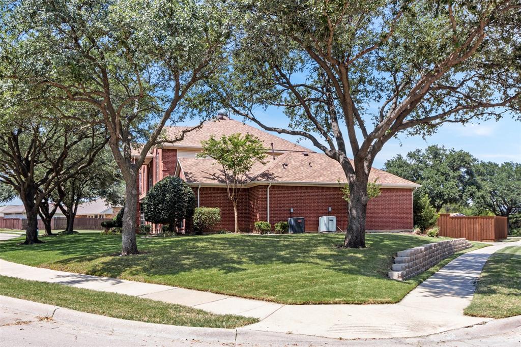 5900 Avocet Way — photo