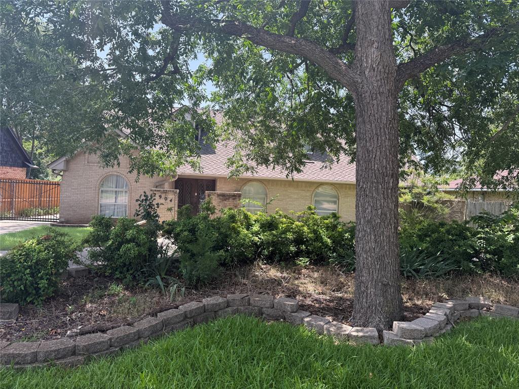 2904 Bridal Wreath Lane — photo