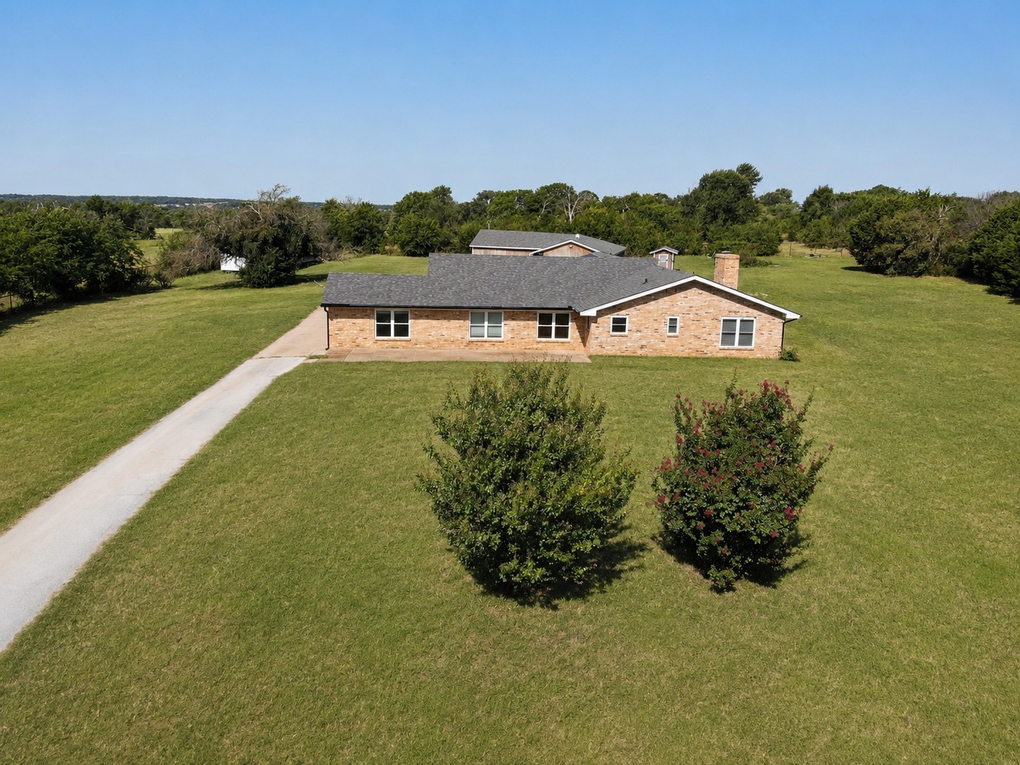 1609 Sweet Springs Road — photo