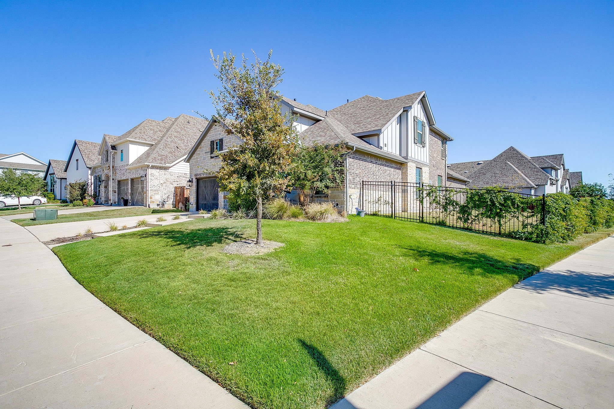 2009 Roundtree Circle E, Fort Worth, TX 76008 — photo 2