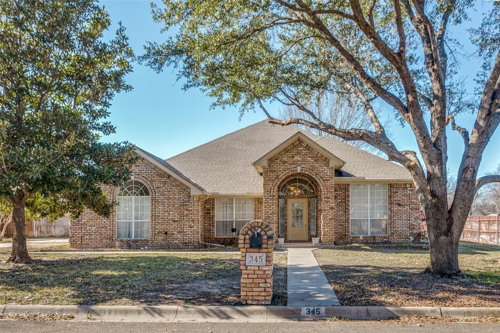 345 Huggins Drive — photo