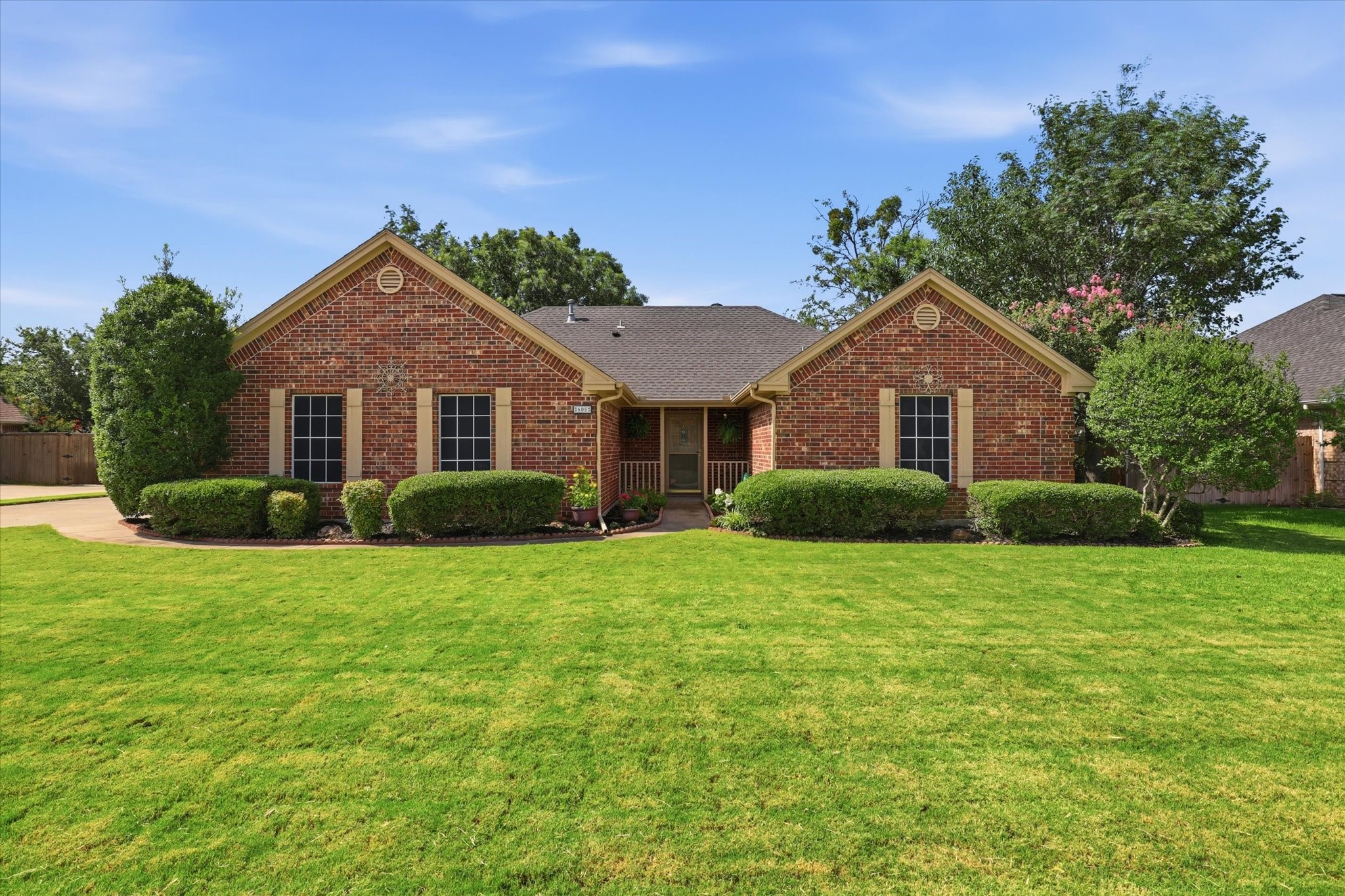 605 Maple Drive, Pilot Point, TX 76258 — photo 2