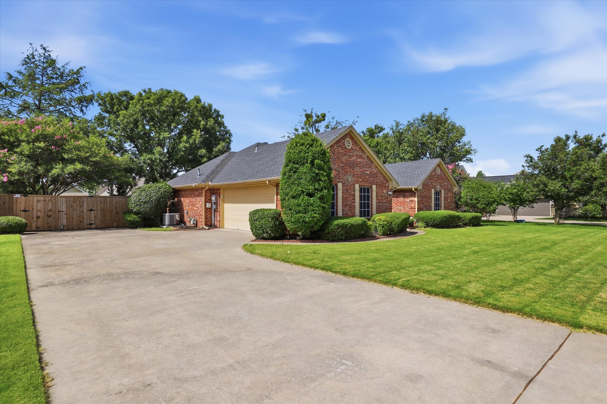 605 Maple Drive, Pilot Point, TX 76258 — photo 3