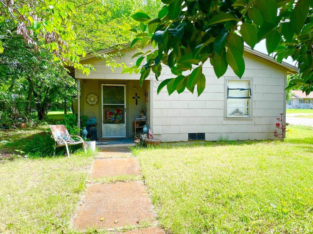 312 E Elm Street — photo