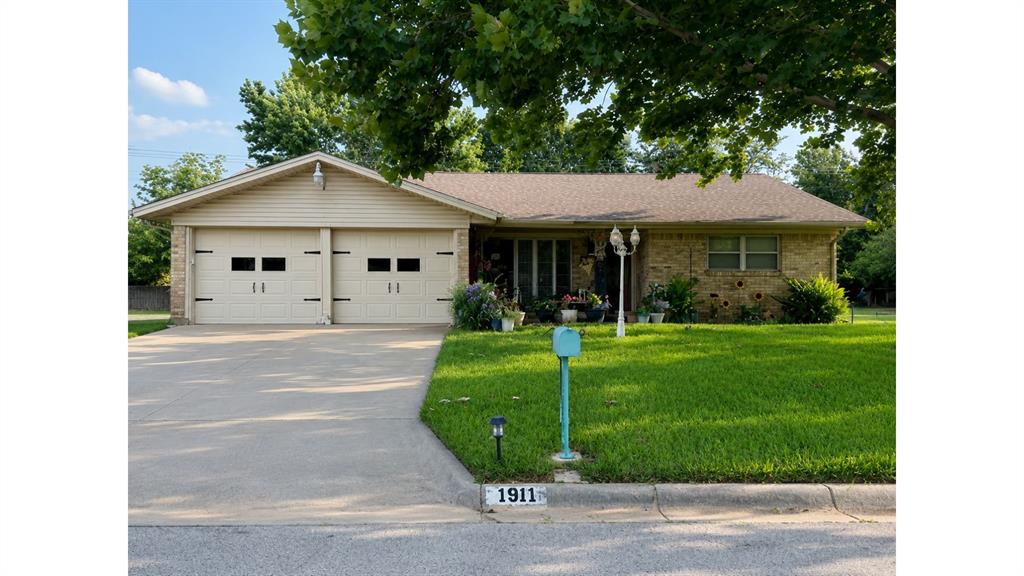 1911 Cypress Court — photo