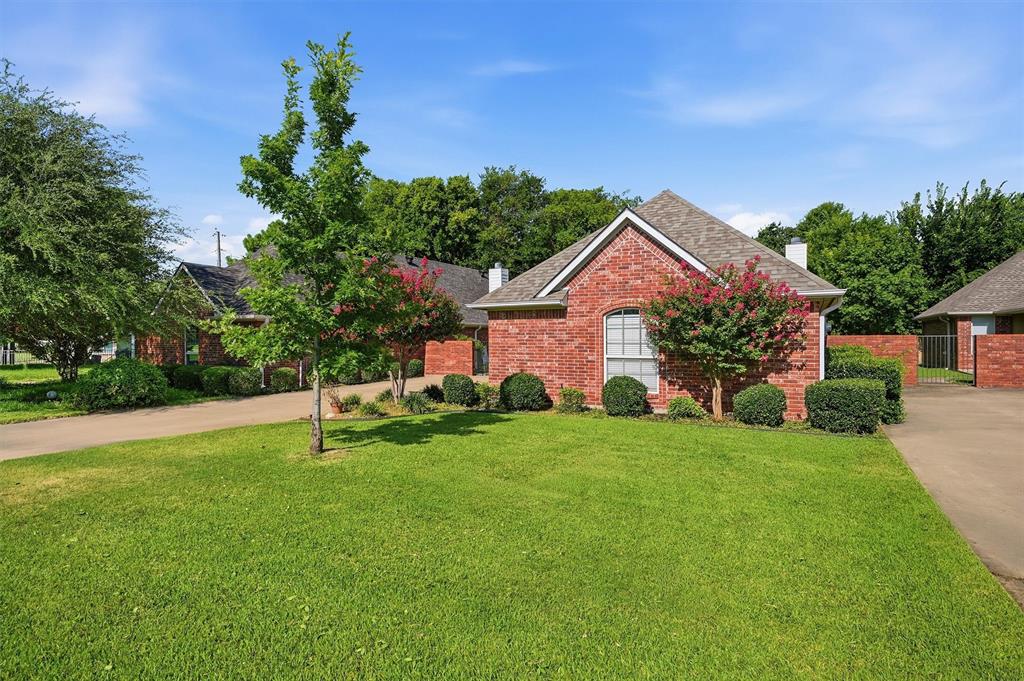 2704 Rex Cruse Drive — photo