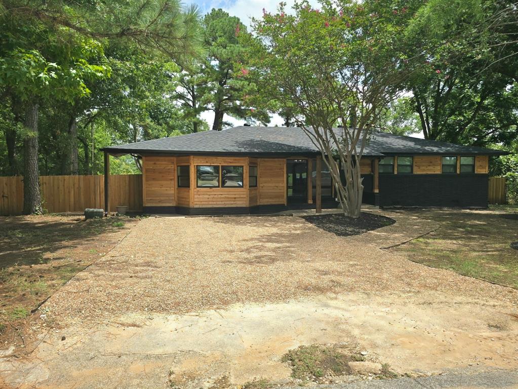 404 W Hillcrest Street — photo