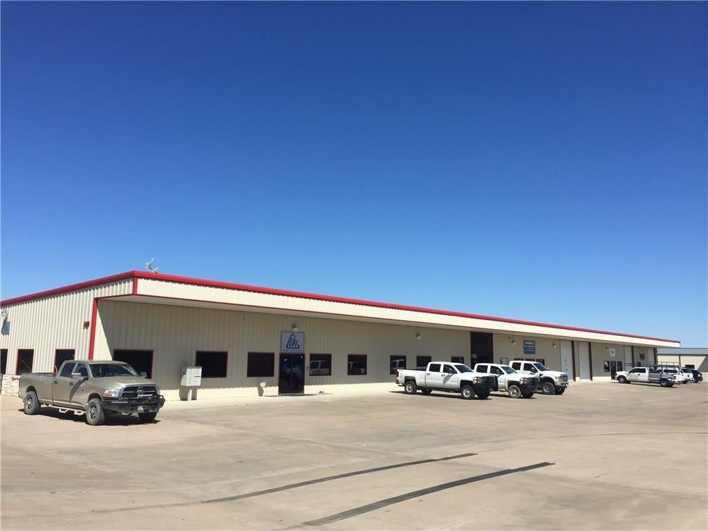 211 M & M Ranch Road 102-104 — photo