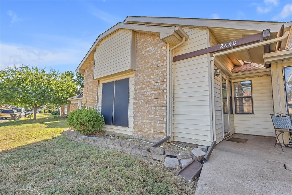 2440 Sunflower Drive — photo