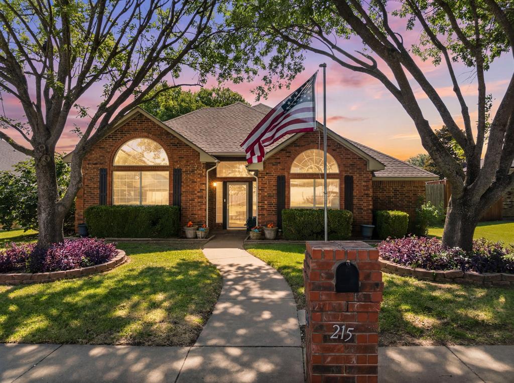 215 Sioux Drive — photo