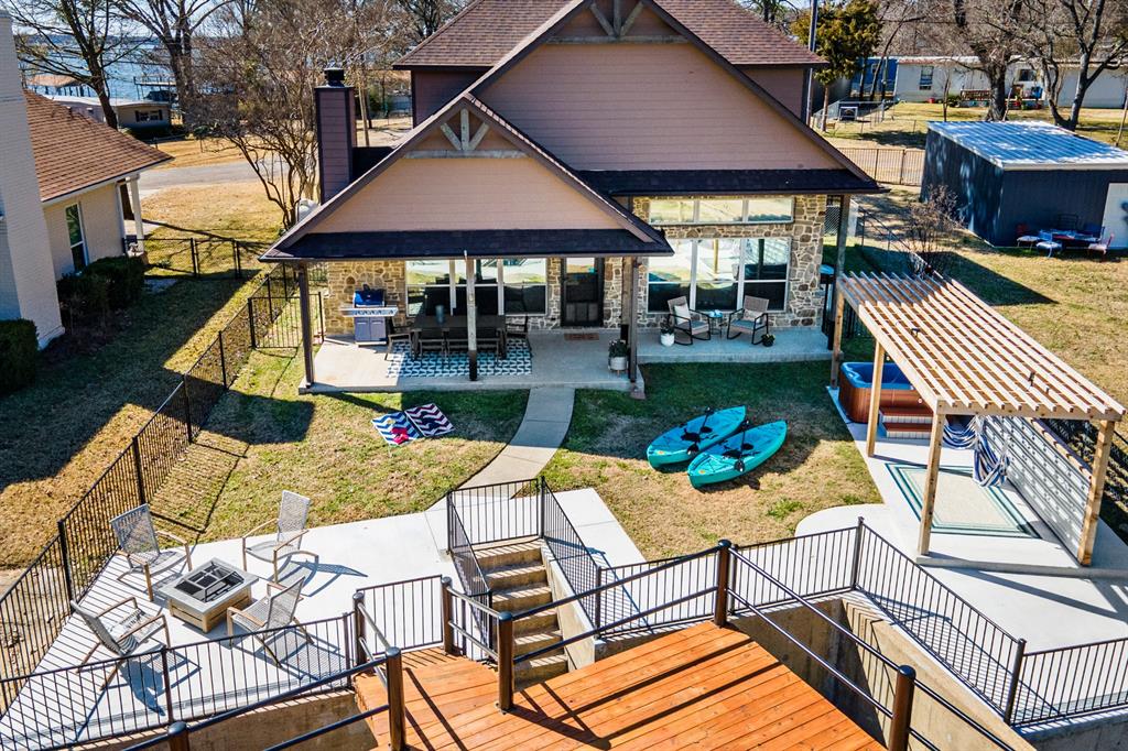 156 Palisade Drive — photo