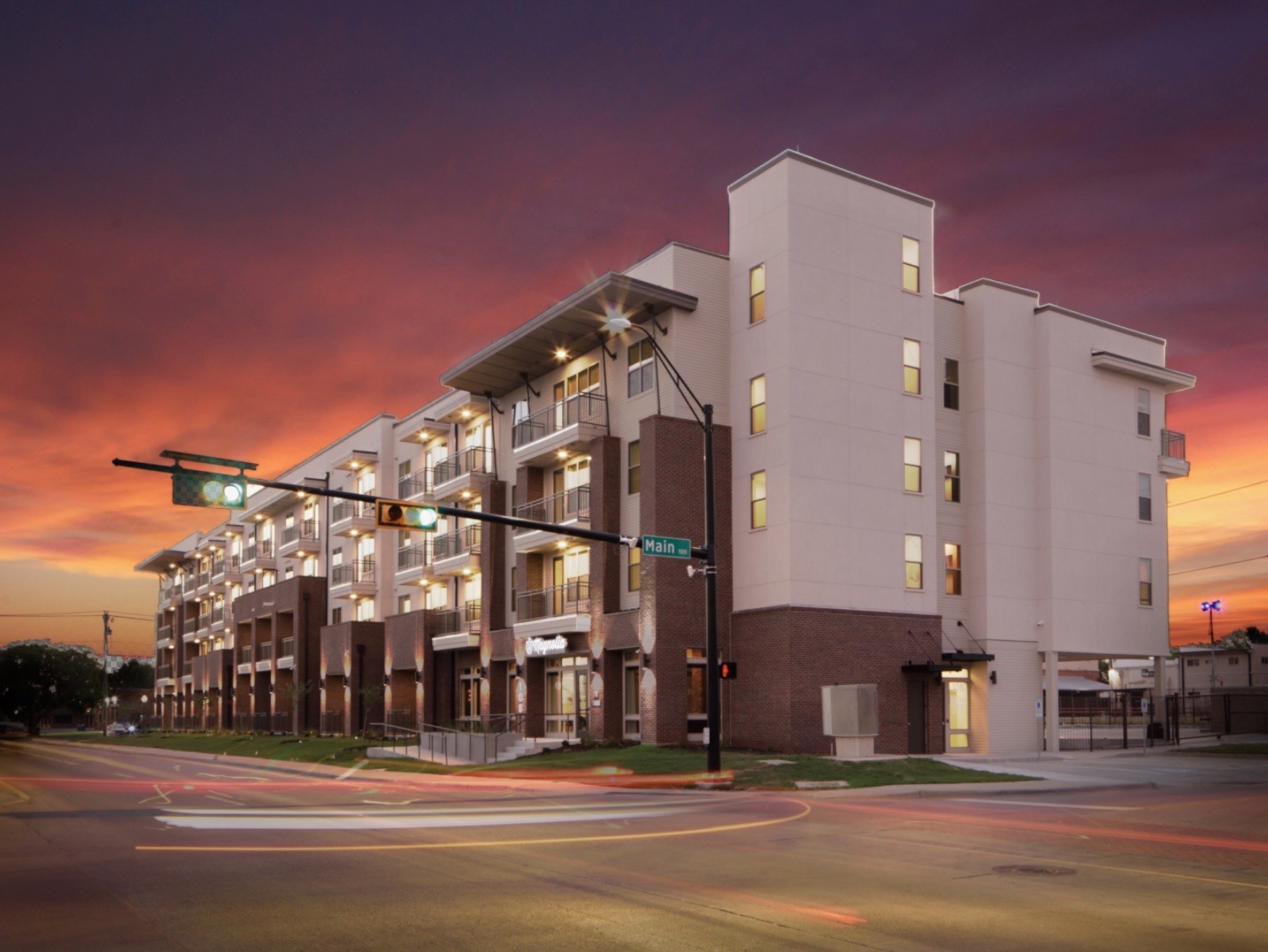 108 N US 377 202 — photo