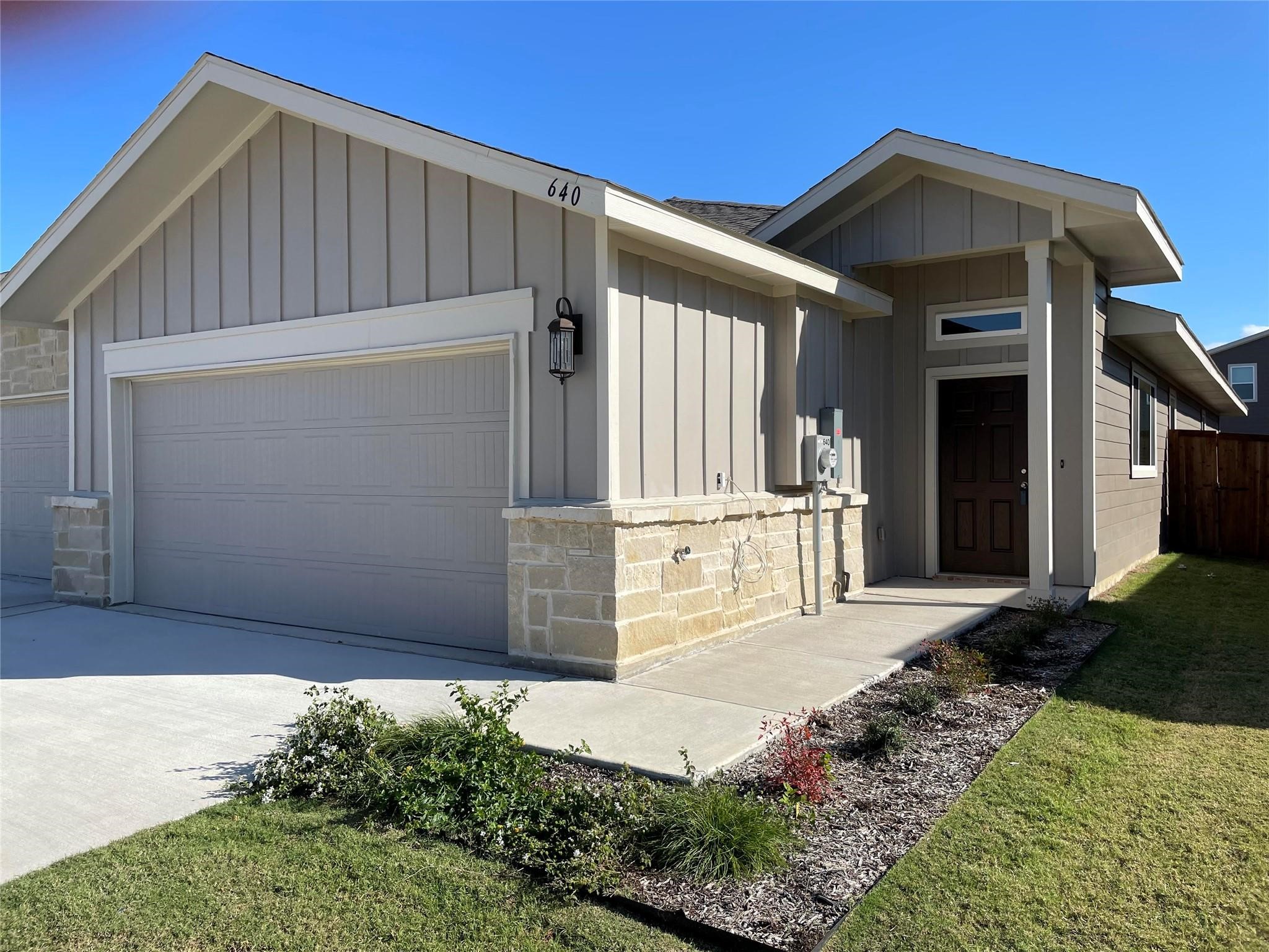 640 Blackland Drive — photo
