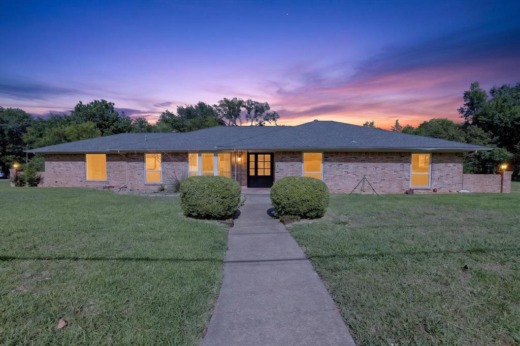 1438 Vicki Lane — photo