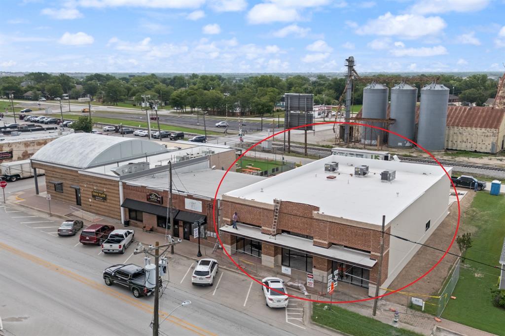 111 W Main Street — photo