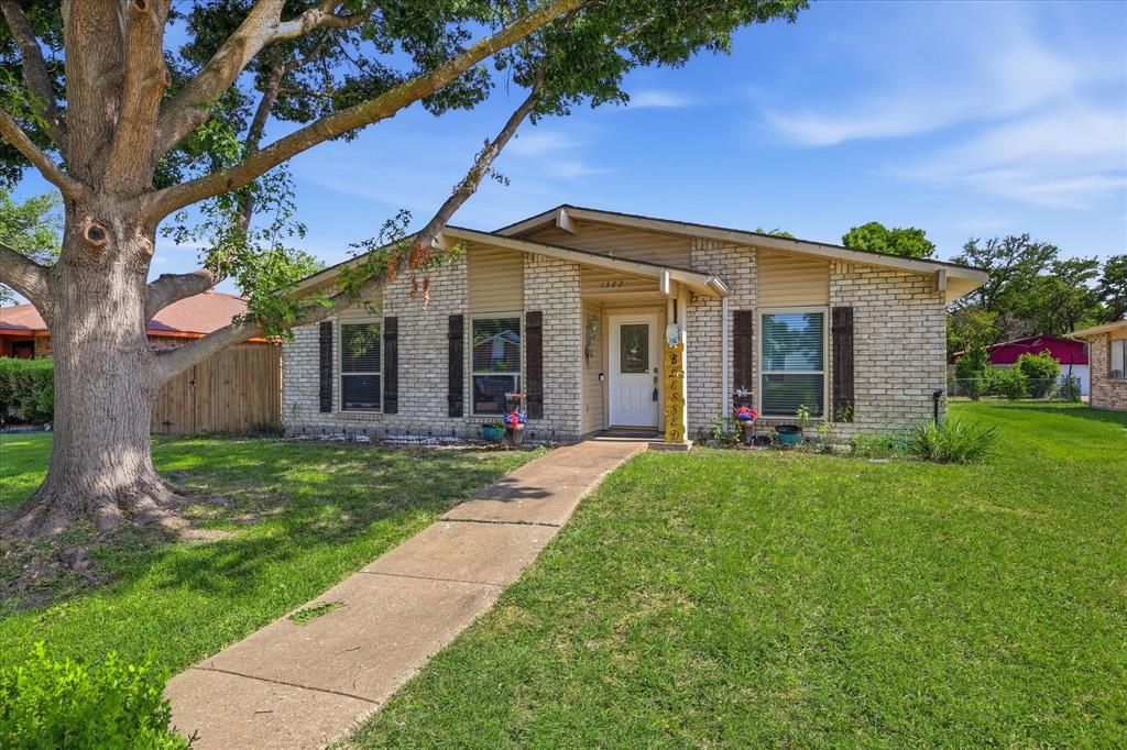 1322 Paris Drive — photo