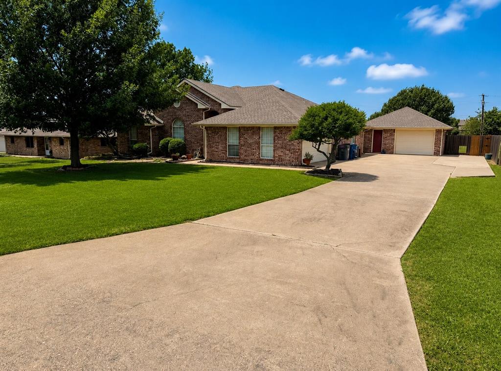 421 Bluebonnet Lane — photo