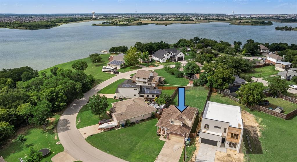 7622 W Shore Drive — photo