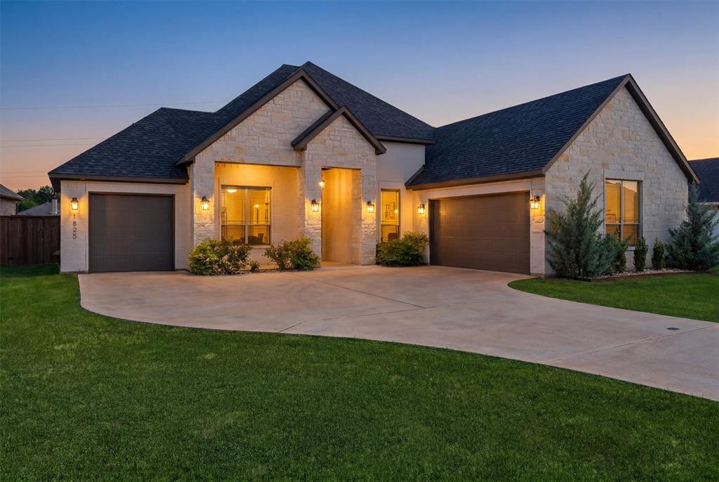 1525 Blue Lake Drive — photo