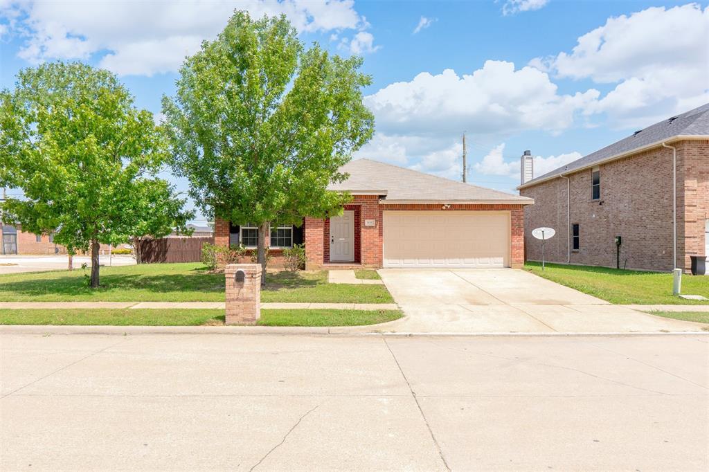 806 White Fields Way — photo