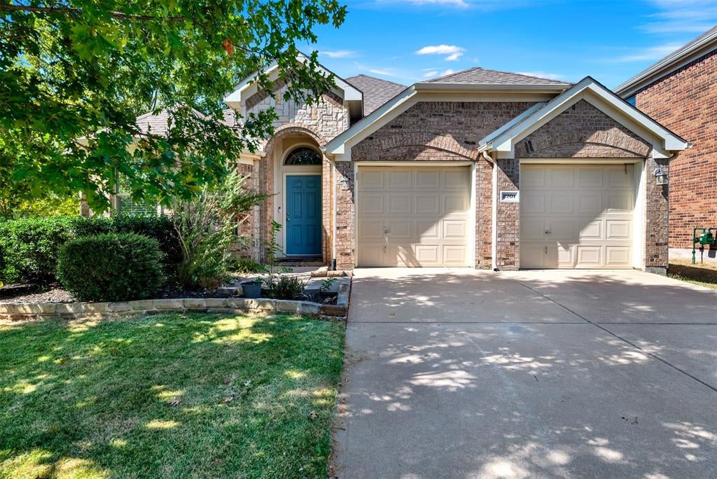 2701 Indian Oak Drive — photo