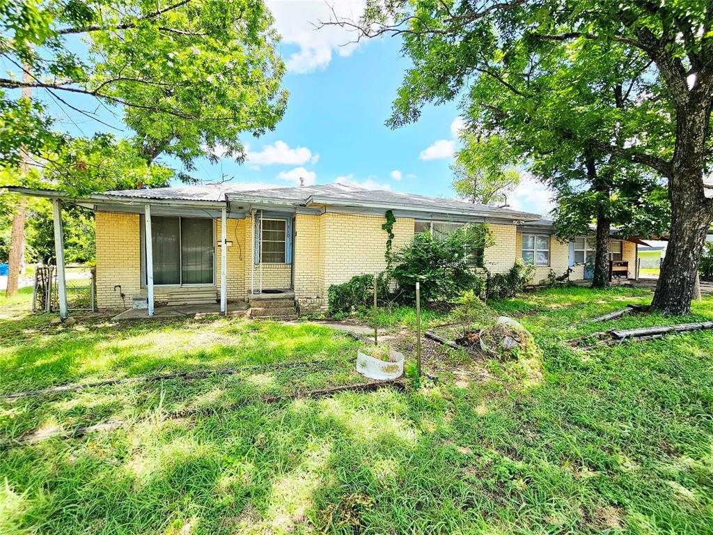 310 W Milam Street — photo