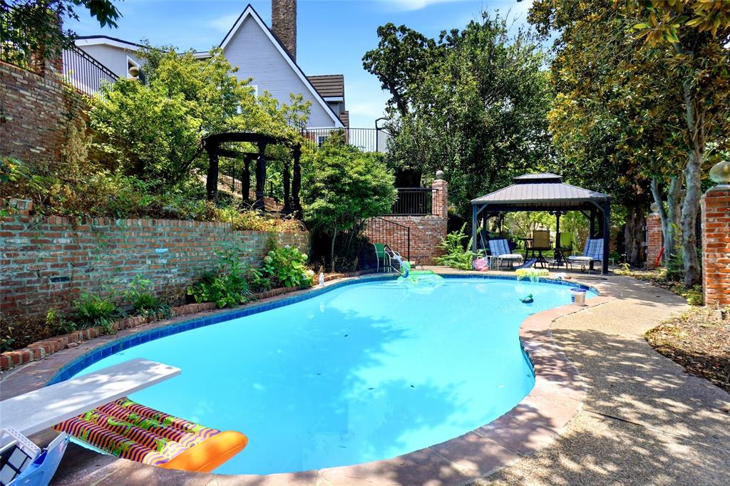 2011 Ridgemont Court — photo
