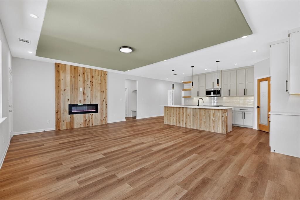 745 W Marshall — photo