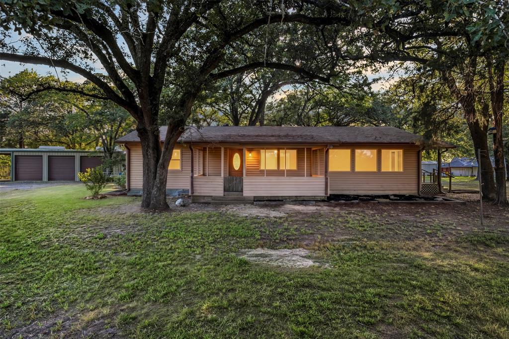 8412 County Road 4084 — photo