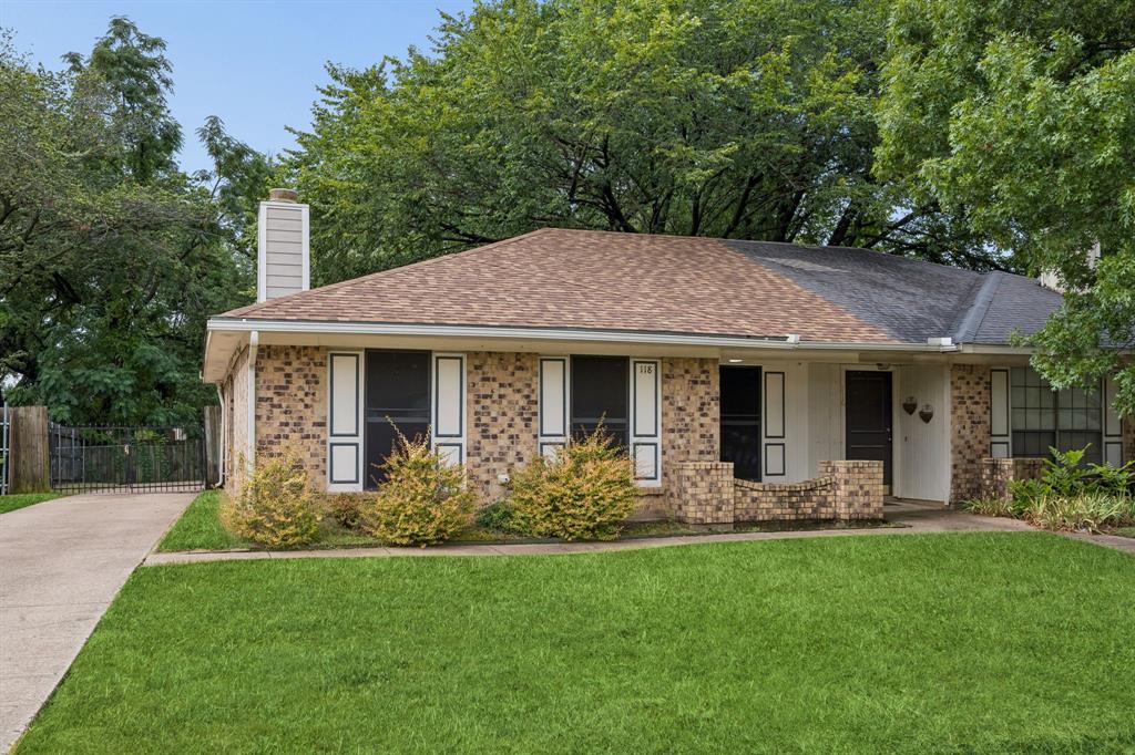 118 E Denton Drive, Euless, TX 76039 — photo 3