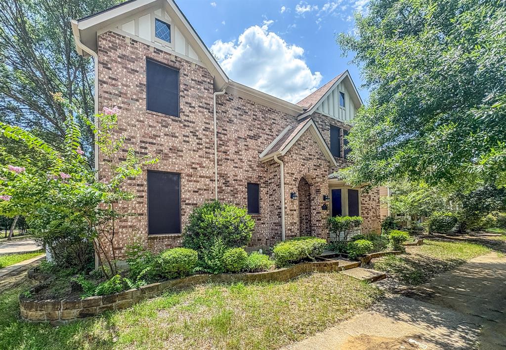 1528 Chestnut Drive — photo
