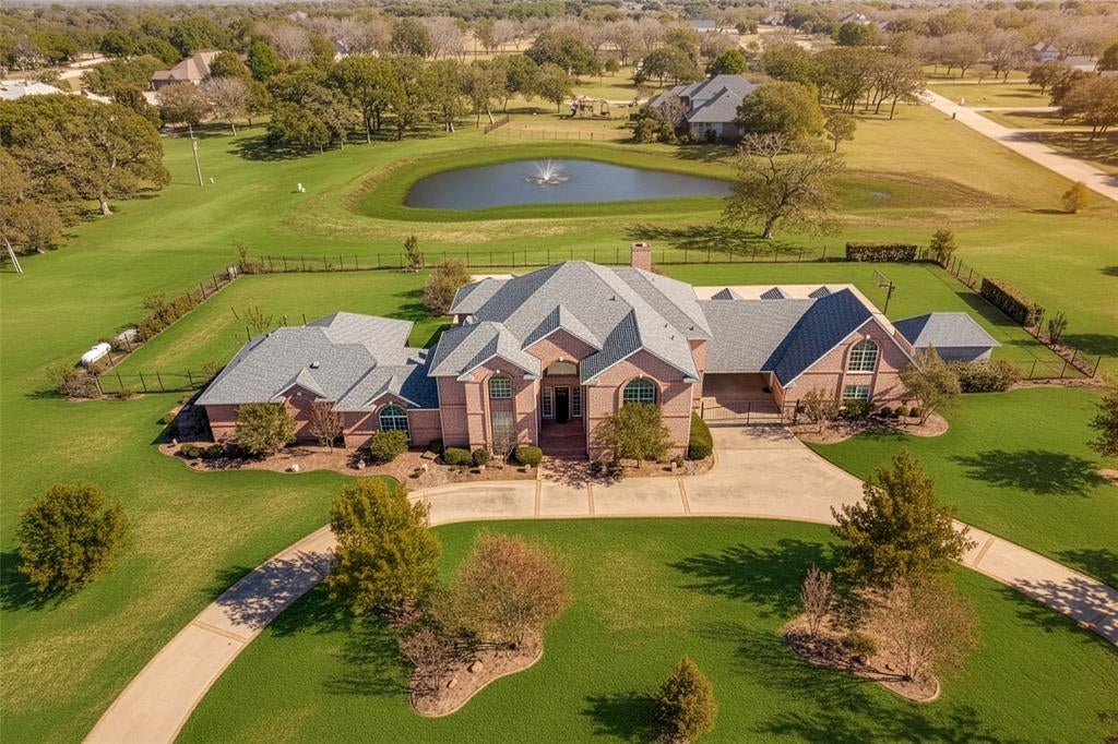 6035 Oak Hollow Drive — photo