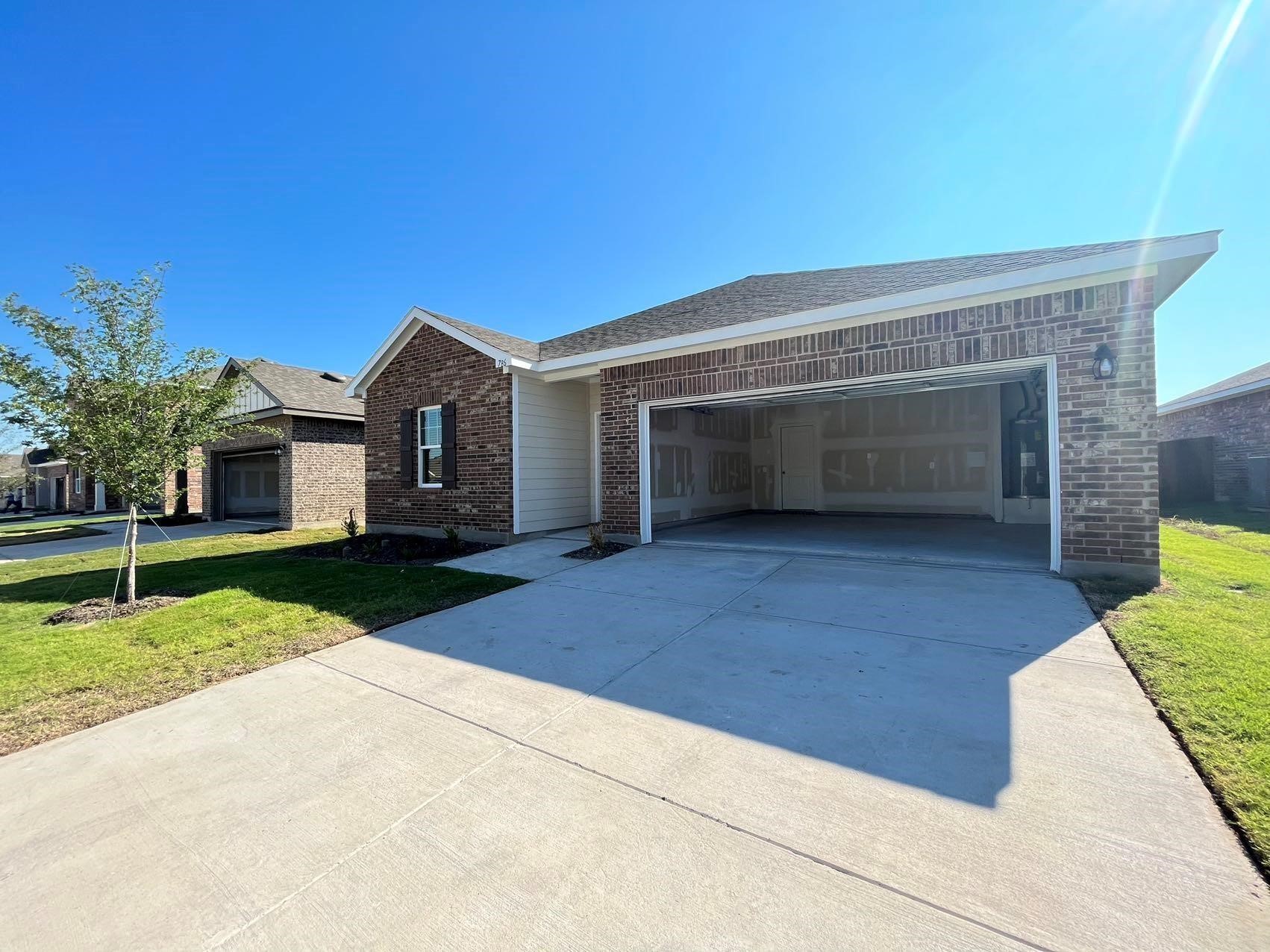 786 Yorkshire Drive — photo