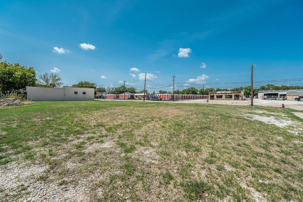 8017 White Settlement Road — photo