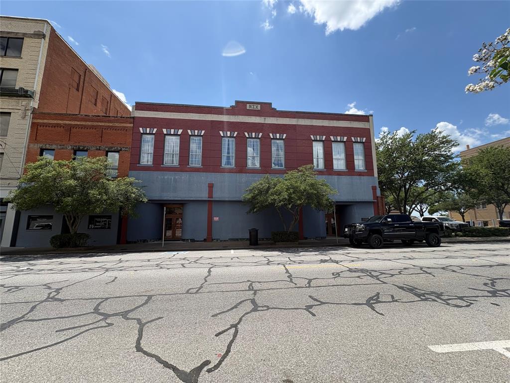 112 N Travis Street — photo