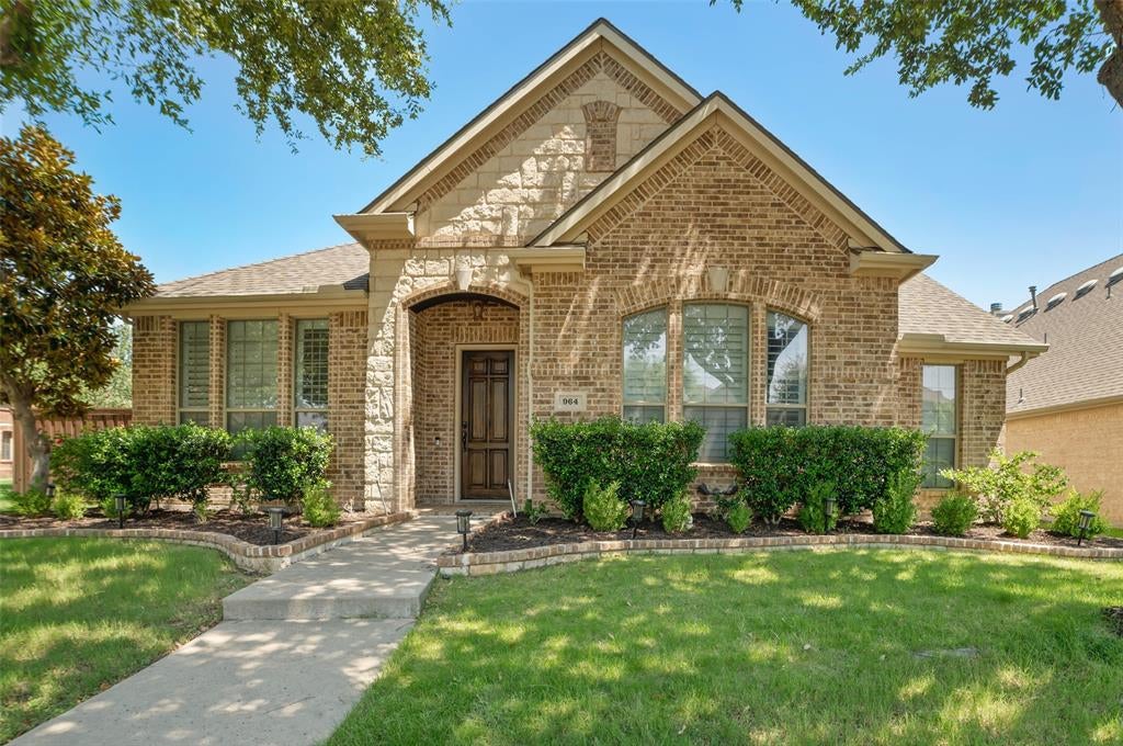 964 Cougar Drive — photo