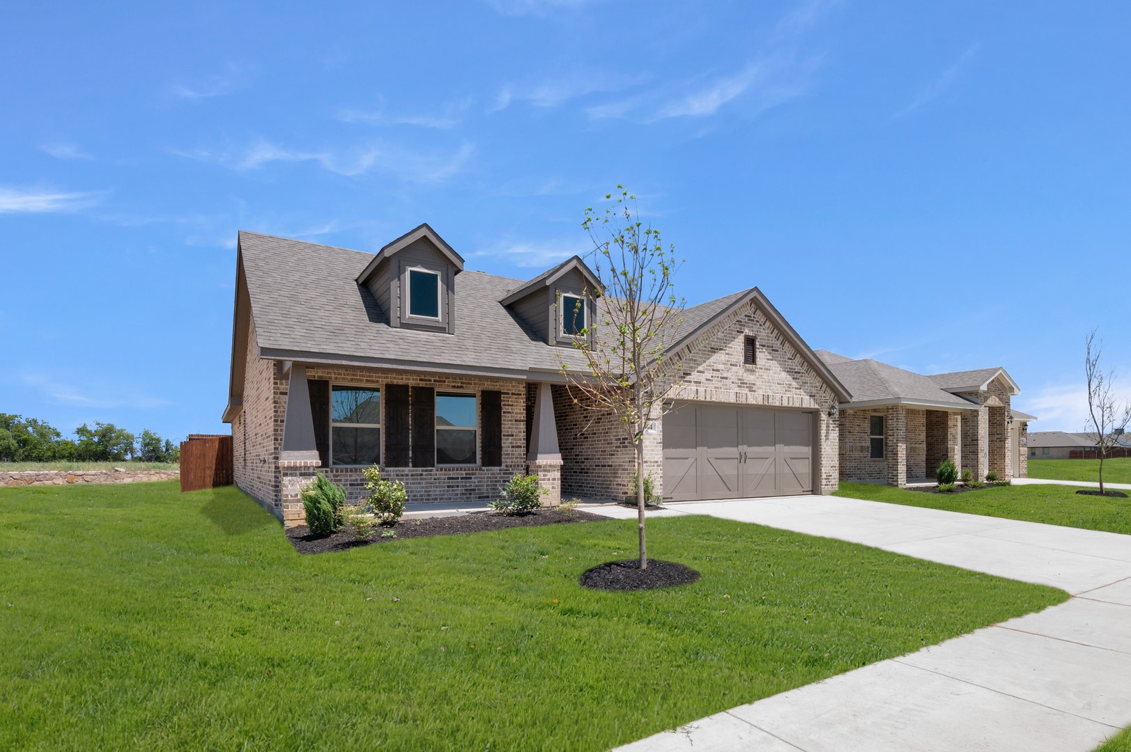404 Comanche Drive, Cleburne, TX 76033 — photo 2